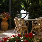 Donna Fausta Bed and Breakfast 4*