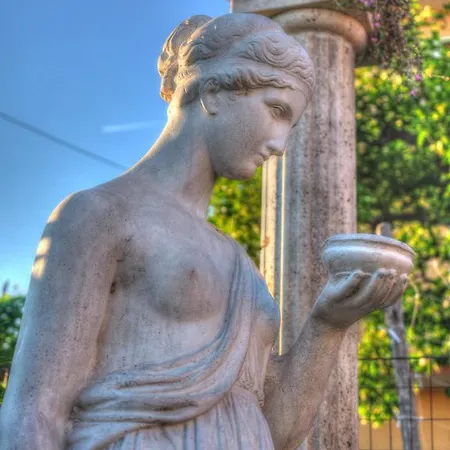 فندق مبيت وإفطار Donna Fausta أَجيرولا