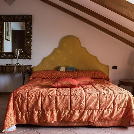 Donna Fausta Bed & Breakfast 3*